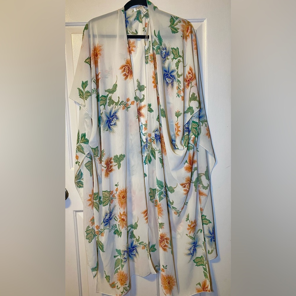 Forever 21 Contemporary Floral Kimono Beach Cover Up Short Sleeve Open, M
